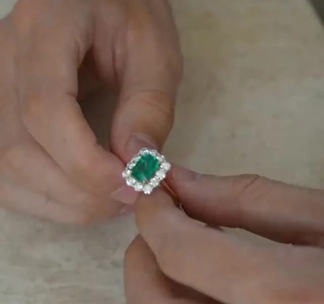 Personalised diamond engagement rings