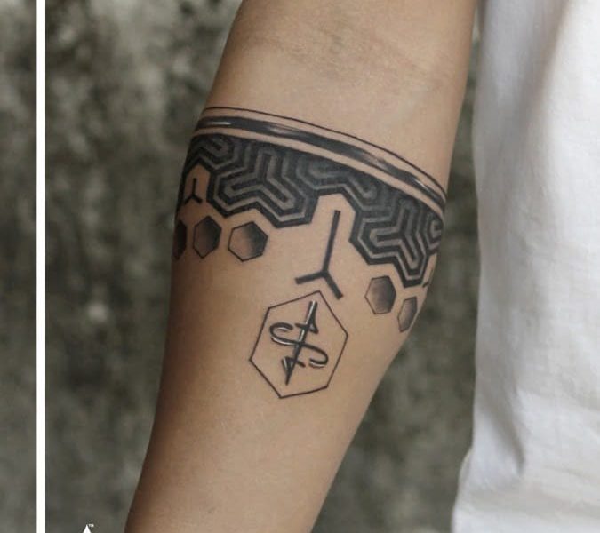 Armband Tattoo Ideas: Bold Patterns for a Distinctive Look