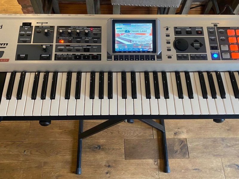 Roland Fantom X6 Synthesizer Workstation Keyboard