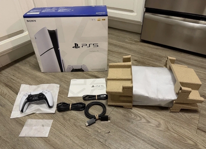 Nuevo Sony PlayStation 5 Slim Disc Edition Console White 1TB