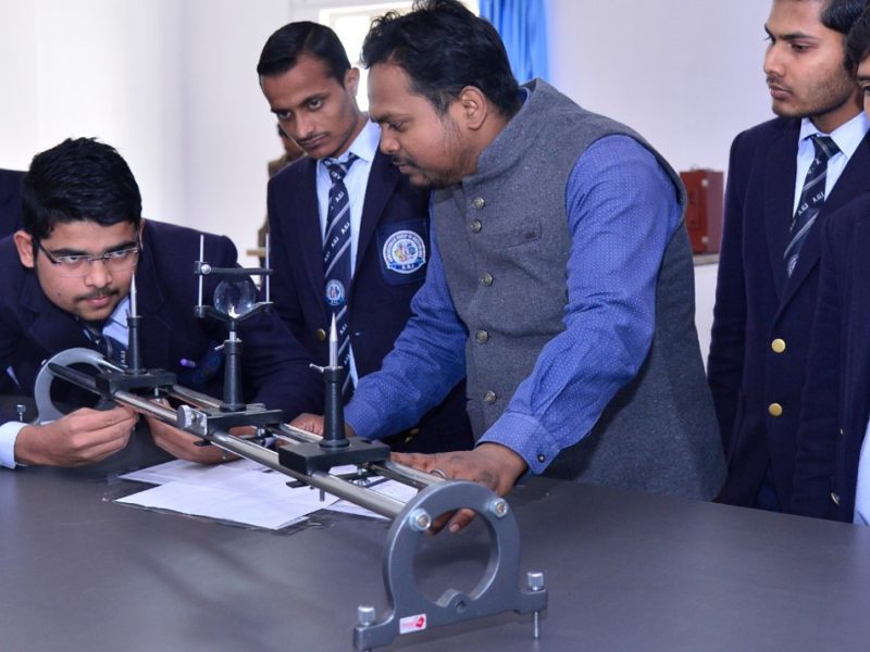 Why Is Diploma in Civil Engineering in Lucknow a Popular Choice for Students?