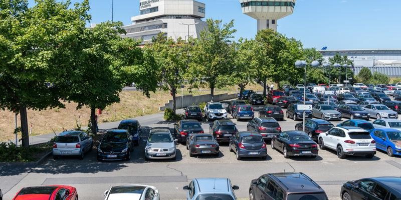 Aparcamiento económico y de bajo coste en Madrid T2, cerca del aeropuerto