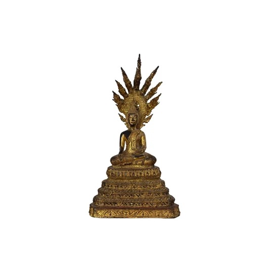 Monumentale Statue Der Weißen Tara