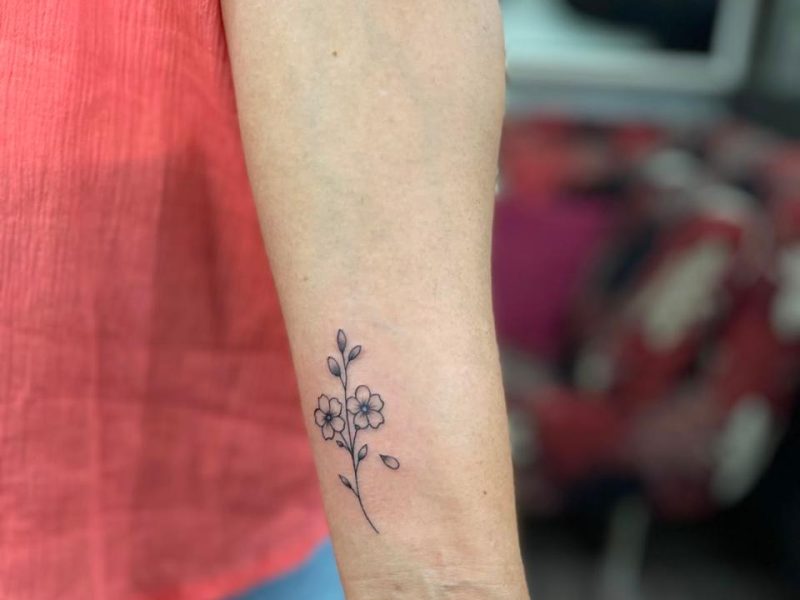 Minimalist Tattoo Designs: Simple, Stylish & Meaningful Tattoo Ideas