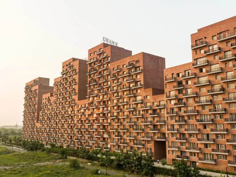 Oranje Castle Lucknow – Ready-to-Move Luxury Residences