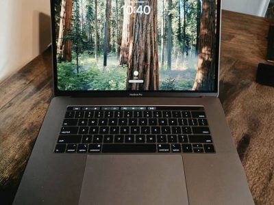 2018 MacBook Pro 15" i7 / 16GB / 512GB – Excellent Condition + Accessories $300 (Email to order: dudhumedu@outlook.com)