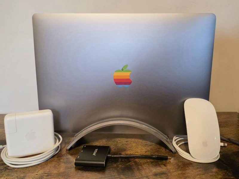 2018 MacBook Pro 15" i7 / 16GB / 512GB – Excellent Condition + Accessories $300 (Email to order: dudhumedu@outlook.com)