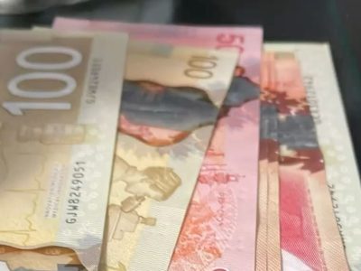 Authentisch und echt wirkende Euro, US-Dollar, Britische Pfund usw. zu verkaufen