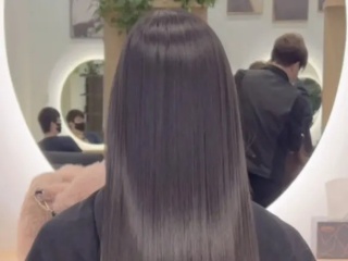 Smooth Your Look with Professional Frizzy Hair Treatment