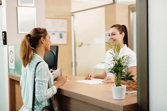 We are Hiring Receptionist in Salem